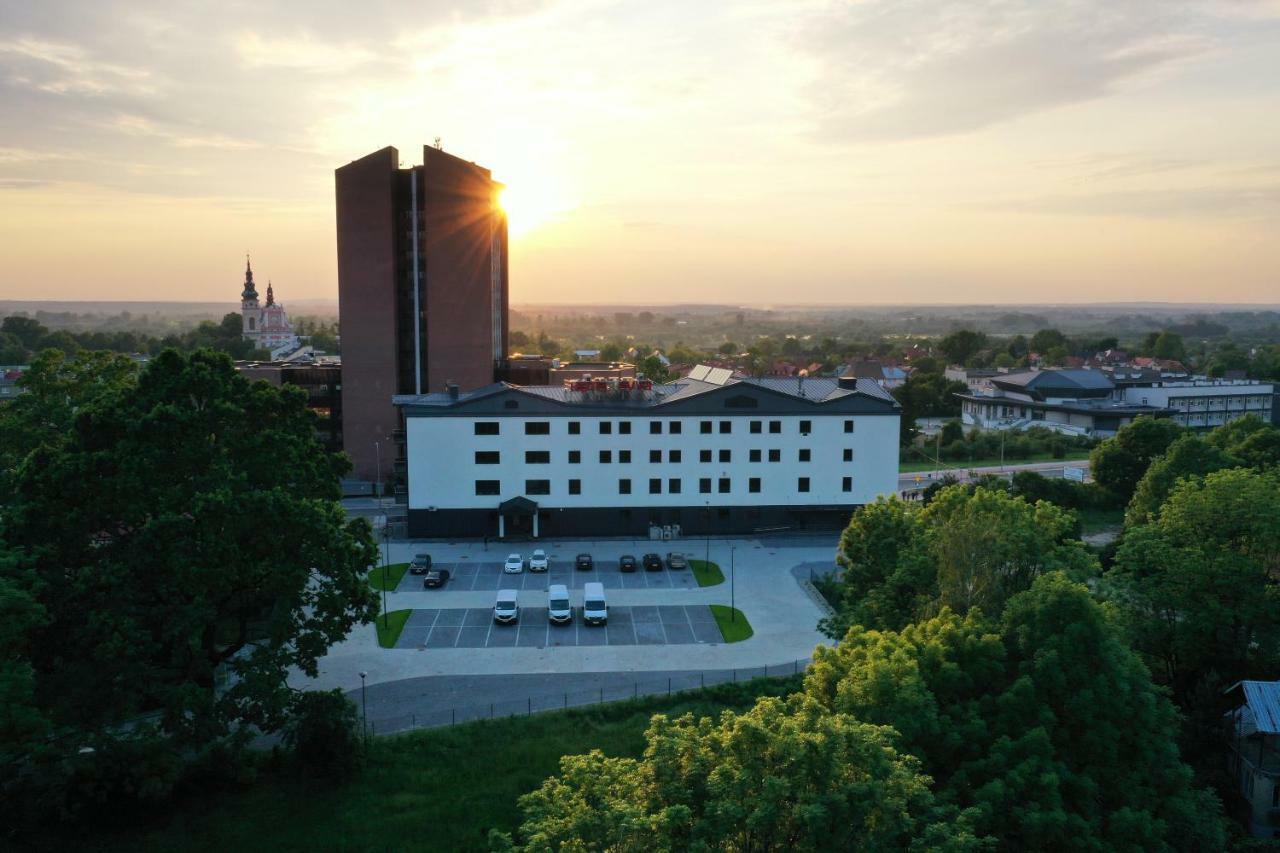 Hotel Evva Tarnobrzeg Eksteriør bilde